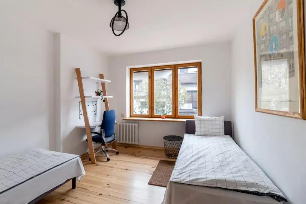 Cozy With 6 Bedrooms Lägenhet *